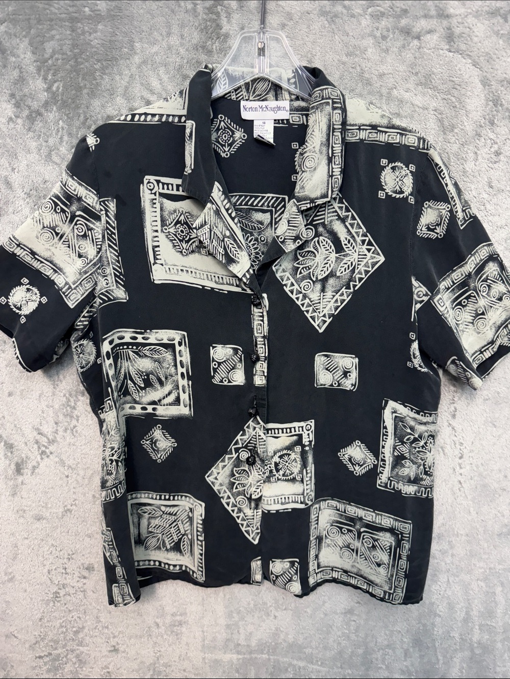Norton McNaughton 14 100% Silk Black and White Printed Short-Sleeve blouse